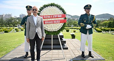 Bakan Uraloğlu, Busan'da Birleşmiş Milletler Anıt Mezarlığı'nı ziyaret etti