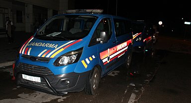 Balkonun altında sohbet eden gençlere ateş etti, yakınları tarafından darbedildi: 1 ölü, 2 yaralı