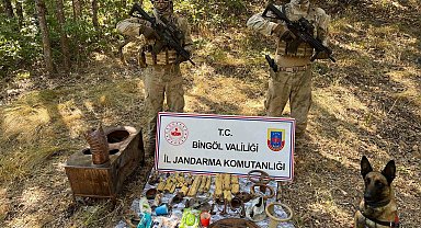 Bingöl'de PKK'lı teröristlerin kullandığı 8 odalı sığınak kullanılamaz hale getirildi