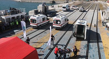 Bitlis'te deprem tatbikatı; yaralılar feribotla Van'a sevk edild