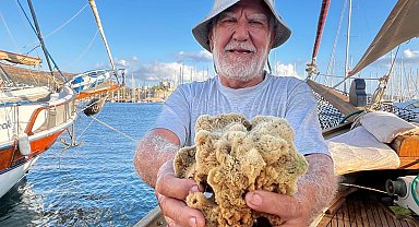 Bodrum'un son süngercisi 'Aksona Mehmet': Denizin altı çölleşiyor