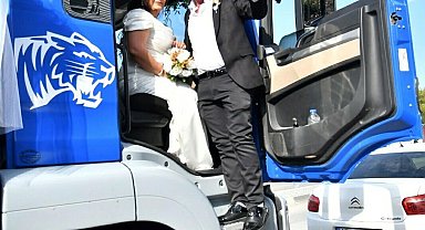 Çalıştığı vinci gelin arabası yaptı