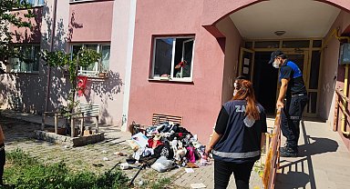 Çankırı'da evden 3 kamyon çöp çıktı