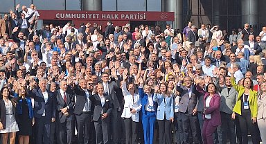 CHP Genel Başkanı Özel, Kurultay delegeleri ile buluştu