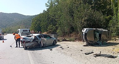 Çorum'da 2 otomobil çarpıştı: 8 yaralı