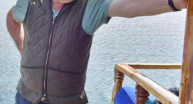 Direğe çarpan hafif ticari aracın sürücüsü öldü