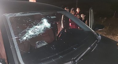 Düğünden dönen ailenin otomobillerine silahlı saldırıya 6 gözaltı