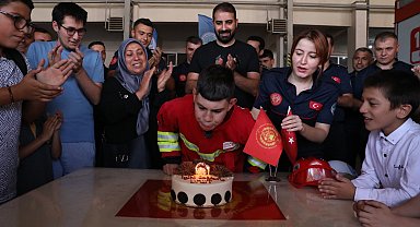 Engelli Umut'a, itfaiyecilerden doğum günü sürprizi