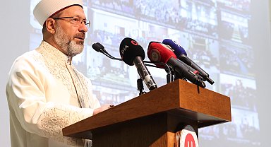 Erbaş: Her sorunu İslam'ın üstün ahlak ve bakışıyla çözebiliriz