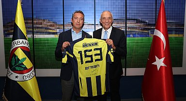 Erman Kunter'den Fenerbahçe Basketbol Müzesi'ne anlamlı hediye