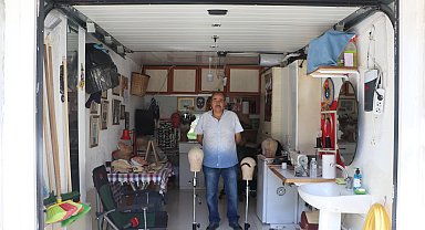 Eski opera makyörü garajda sanatını sürdürüyor