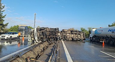 Etilen glikol yüklü tanker bariyerlere çarpıp devrildi