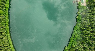 Görüntüsüyle kalbi andıran Karagöl, huzur ve sakinlik arayanların gözdesi