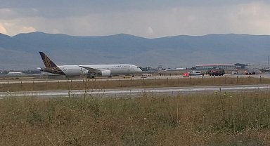 Hindistan yolcu uçağı bomba ihbarı üzerine Erzurum'a zorunlu iniş yaptı