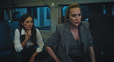 İnci Taneleri'nin ünlü şarkısı Arka Sokaklar'da