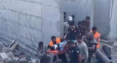 İnşaatın 4'üncü katından düşen işçi ağır yaralı