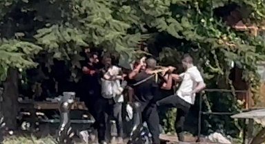 İşçilerle müteahhit ve beraberindekilerin alacak kavgası; 6 yaralı