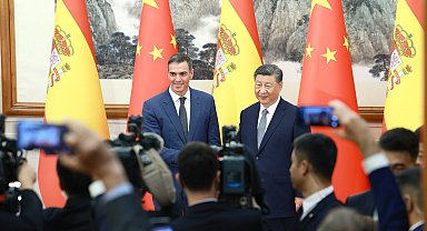 İspanya Başbakanı Sanchez, Çin Devlet Başkanı Şi Cinping ile bir araya geldi