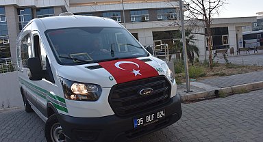 İsrail askerleri tarafından vurulan Ayşenur Ezgi için İzmir'de tören