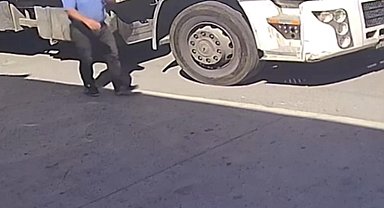 İstanbul- Arnavutköy'de arızayı gidermek altına girdiği TIR hareket edince öldü