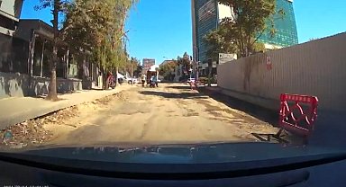 İstanbul - Bağcılar'da iş makinesinin karıştığı kaza kamerada