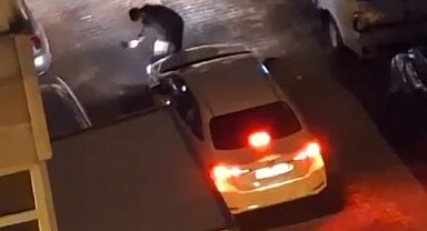 İstanbul- Bahçelievler'de tabancayla otomobilin önüne atladı