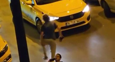 İstanbul - Bahçelievler'de tartıştığı arkadaşını öldürüp kendini yaraladı çevredekilerden yardım istedi