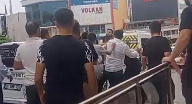 İstanbul - Esenyurt'ta kaza sonrası tekme yumruklu kavga kamerada