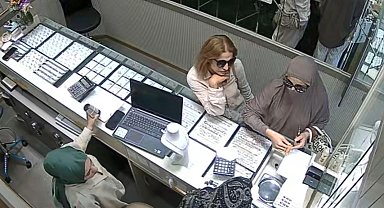 İstanbul- Fatih'te 'oğlumu evlendirdim' diyerek kuyumcuyu oyalayarak bilezik çaldı