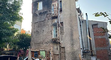 İstanbul- Fatih'te çöken metruk bina havadan görüntülendi