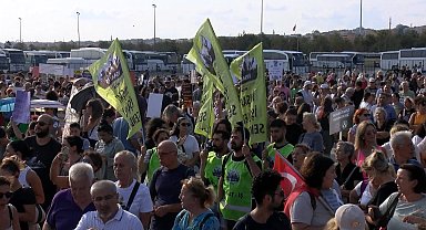 İstanbul- Hayvanseverler Yenikapı Miting alanında buluştu; sanatçılar sokak hayvanları için şarkı söyledi