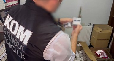 İstanbul- İstanbul'da 150 milyon liralık kaçak ilaç operasyonunda ele geçirilenler sergilendi