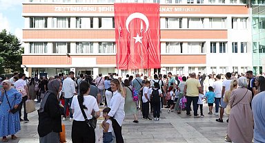 İstanbul- İstanbul'da ilk ders zili çaldı