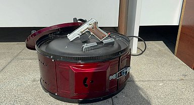 İstanbul - İstanbul'da suç çetelerine fırın içinde silah servisi:13 gözaltı