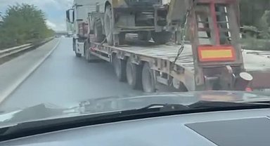 İstanbul - Kadıköy'de trafikte yol verme tartışması kamerada