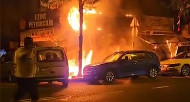 İstanbul - Kağıthane'de dolabı yaktılar; dükkan ve 4 araç zarar gördü