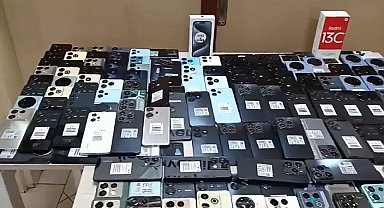 İstanbul - Küçükçekmece'de 210 kaçak cep telefonu ele geçirildi