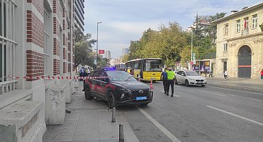 İstanbul- Şişli'de polis aracı kaldırımdaki iki kadına çarptı: Kaza anı kamerada