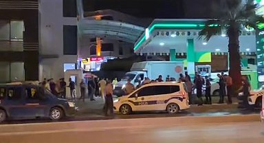 İstanbul- Sultangazi'de asker uğurlayan grup konvoy oluşturup yolu kapattı