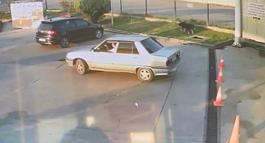 İstanbul - Tuzla'da akaryakıt istasyonundaki LPG'li otomobilde patlama kamerada