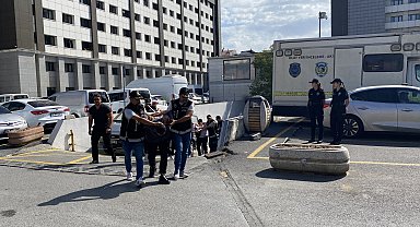 İstanbul - Üsküdar'da Kemal Çağlar Temel cinayetinde gözaltındaki 17 şüpheli adliyeye sevk edildi