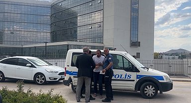 İstediği ilaç yazılmayınca bıçakla kendine zarar vermeye kalkıştı