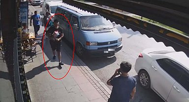 İzmir'de 2 kişiyi öldürüp, 2 kişiyi yaralayan gaspçının görüntüleri ortaya çıktı