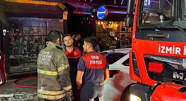 İzmir'de çatı katında çıkan yangında yaklaşık 100 güvercin öldü