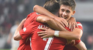 İzmir'de milli sevinç