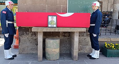 Kahramanmaraş'ta trafik kazasında yaşamını yitiren asker, Kayseri'de toprağa verildi