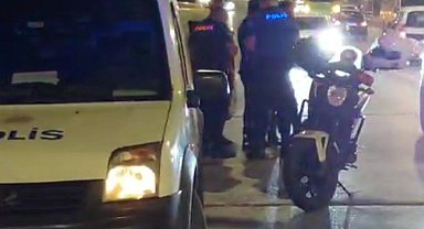 Kaldırımda yürürken taksiden açılan ateşle bacağından vuruldu