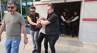 Kargo aracını çalıp, 2 polisi yaralayan şüpheliler adliyede