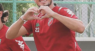 Karşıyaka'da Metin Çorlu'da, Mustafa kiralık gitti