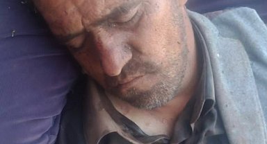 Kaybolan engelli, 11 saat sonra arazide uyurken bulundu